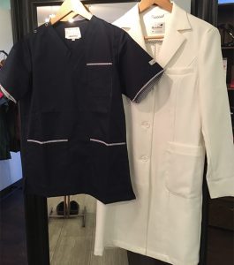 白衣とスクラブ